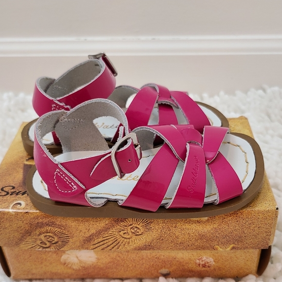 NIB Sun-San Salt Water Shiny Fuchsia Salt Water Toddler Sandals - Picture 5 of 8